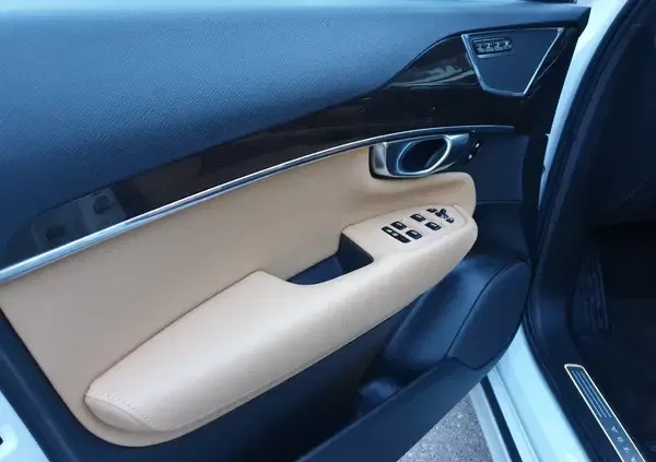 Volvo XC 90 cena 140900 przebieg: 68000, rok produkcji 2018 z Bełchatów małe 562